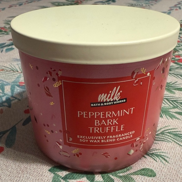 Bath & Body Works Other - Bath & Body Works Peppermint Bark Truffle Candle - Red and White
